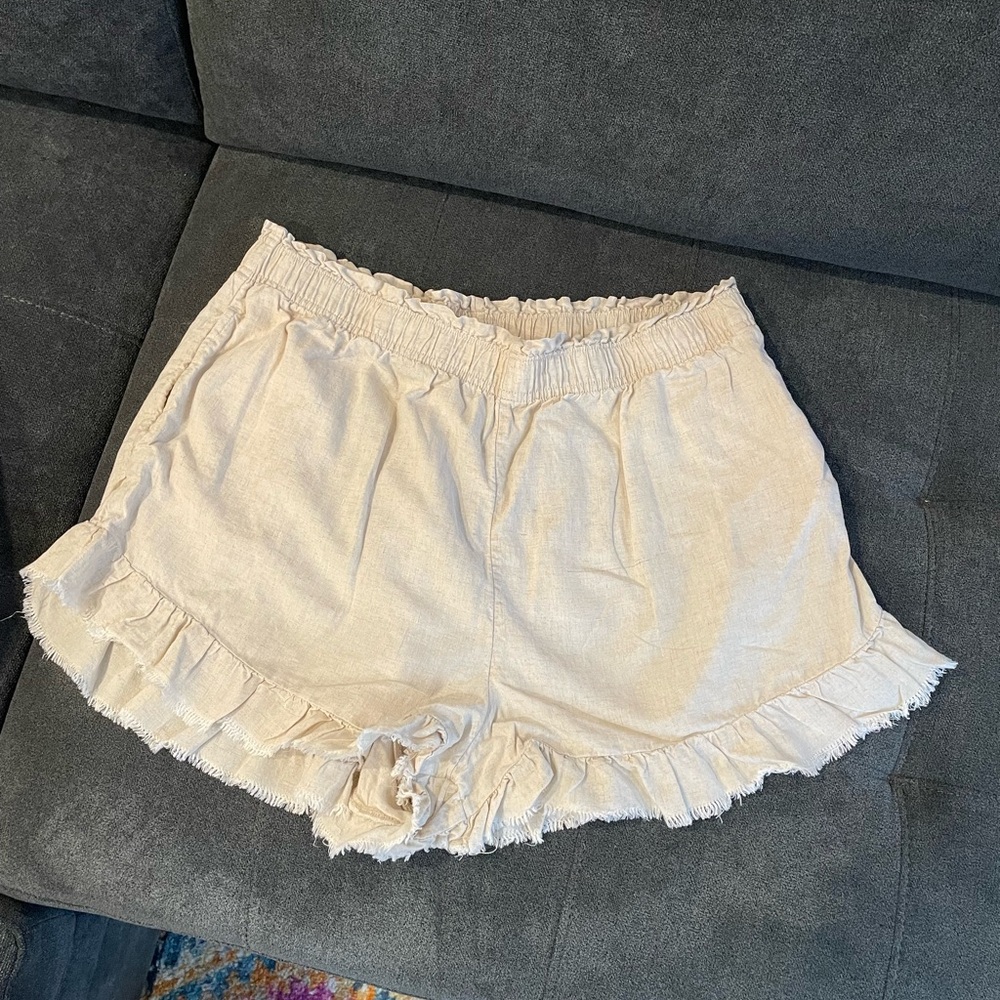 Aerie Women's Cream Ruffle Hem Shorts